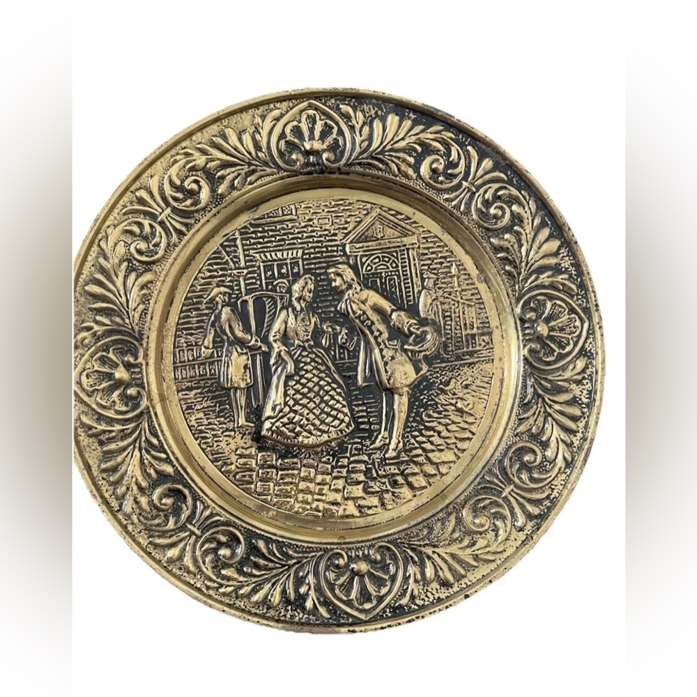 VTG Brass Wall Plate Charger 14” Round Victorian Couple Hollywood Regency MCM